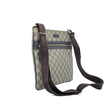Load image into Gallery viewer, GUCCI GG Supreme crossbody
