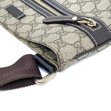 Load image into Gallery viewer, GUCCI GG Supreme crossbody
