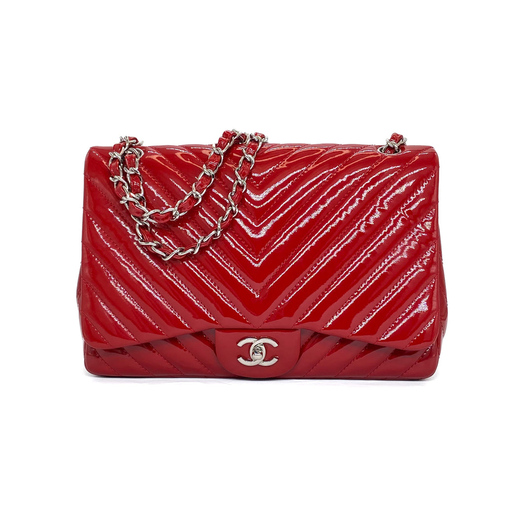 CHANEL Pre-owned, Red Chevron Quilted Patent Leather Jumbo Single Flap, 2009-2010