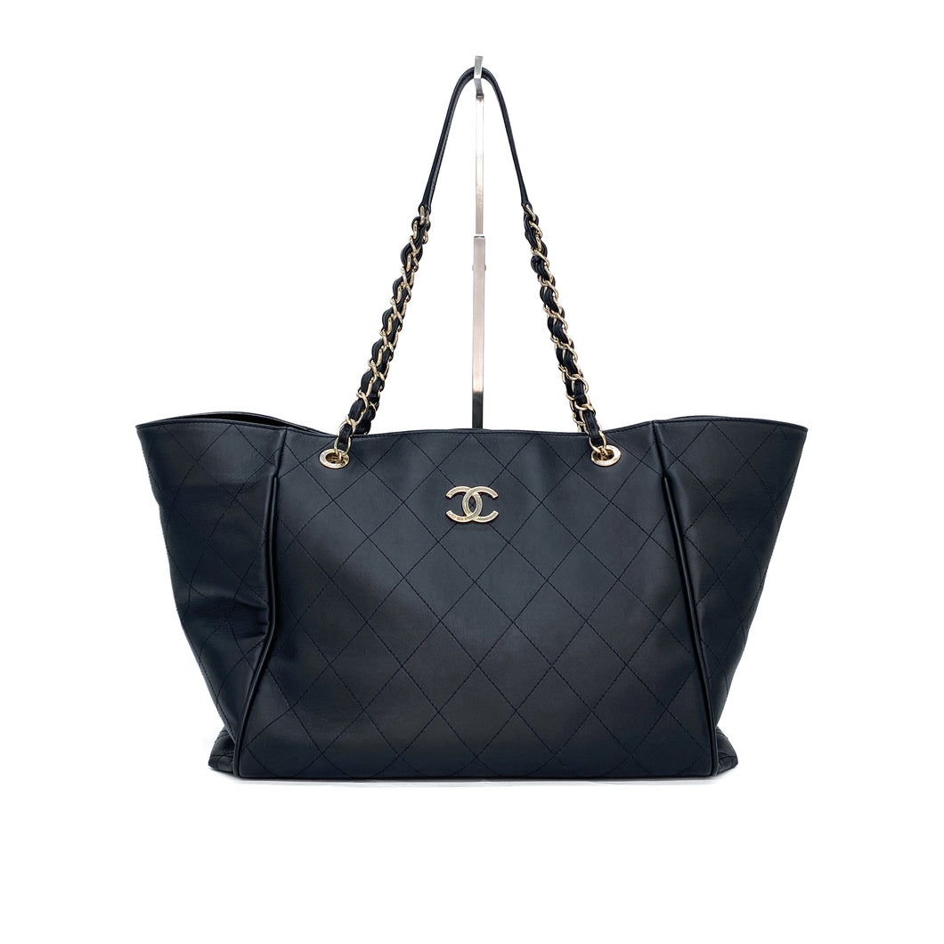 CHANEL CC Chain Leather Shopping Tote, 2021