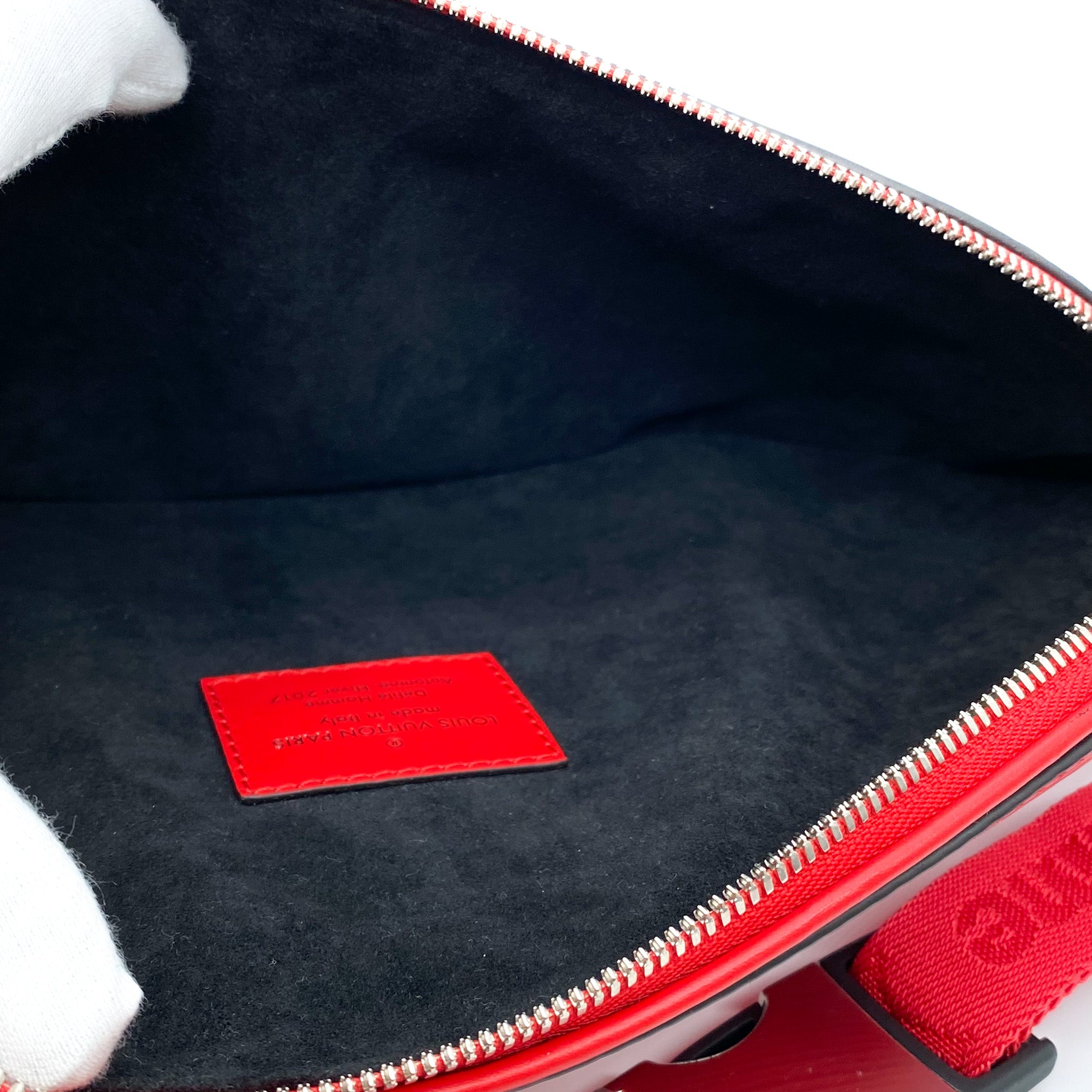 LOUIS VUITTON × Supreme Epi Bum Bag Waist Bag Red M53418 LV Auth 29232  Leather ref.533123 - Joli Closet